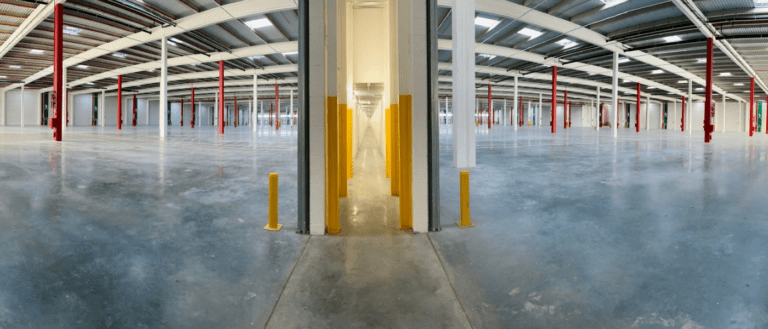 Solera industrial de hormigón sin juntas de retracción para GSE Inmueble